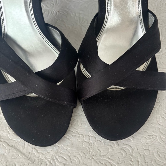 Fioni Elegant Black Satin Heels with Bow Accent/Silver Heels, Size 9 - Picture 4 of 14